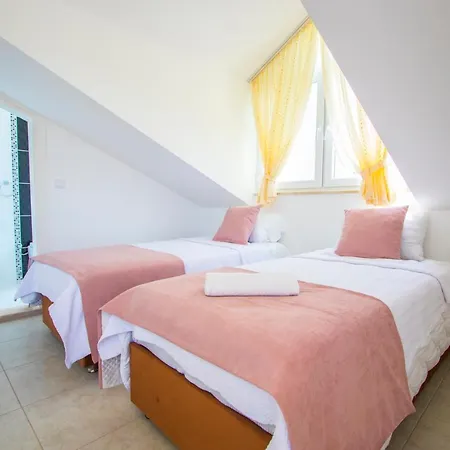 Silver Yunus Villa, Oezel Havuzlu, Villa *